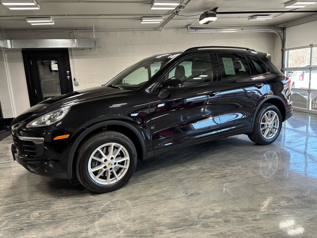 Used 2016 Porsche Cayenne AWD/4WD image 6