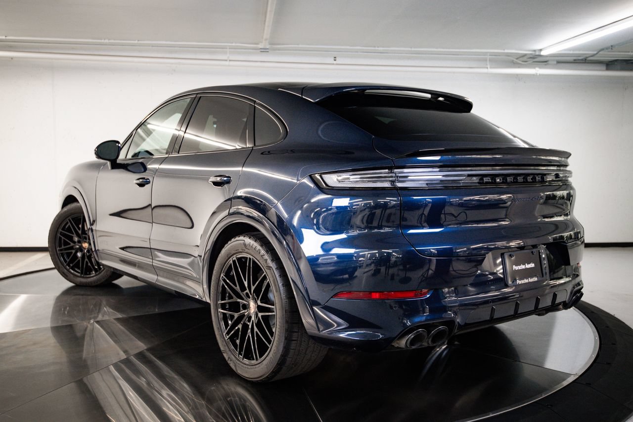 Certified 2025 Porsche Cayenne GTS AWD/4WD image 3