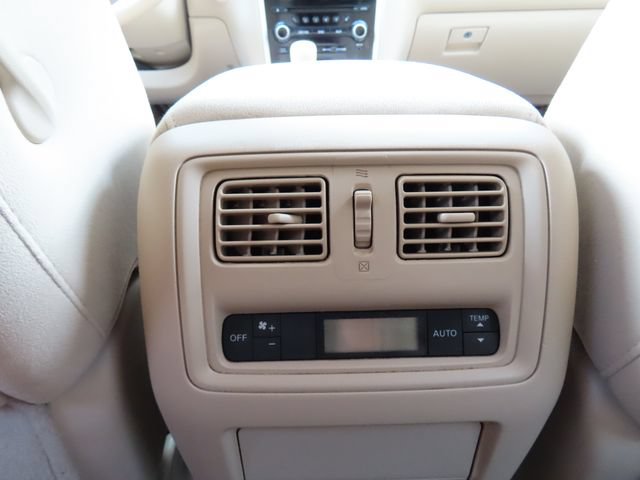 Used 2014 Nissan Pathfinder S FWD image 24