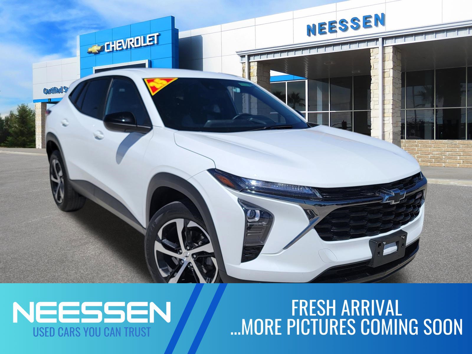 Used 2025 Chevrolet Trax RS w/ Driver Confidence Package image 1