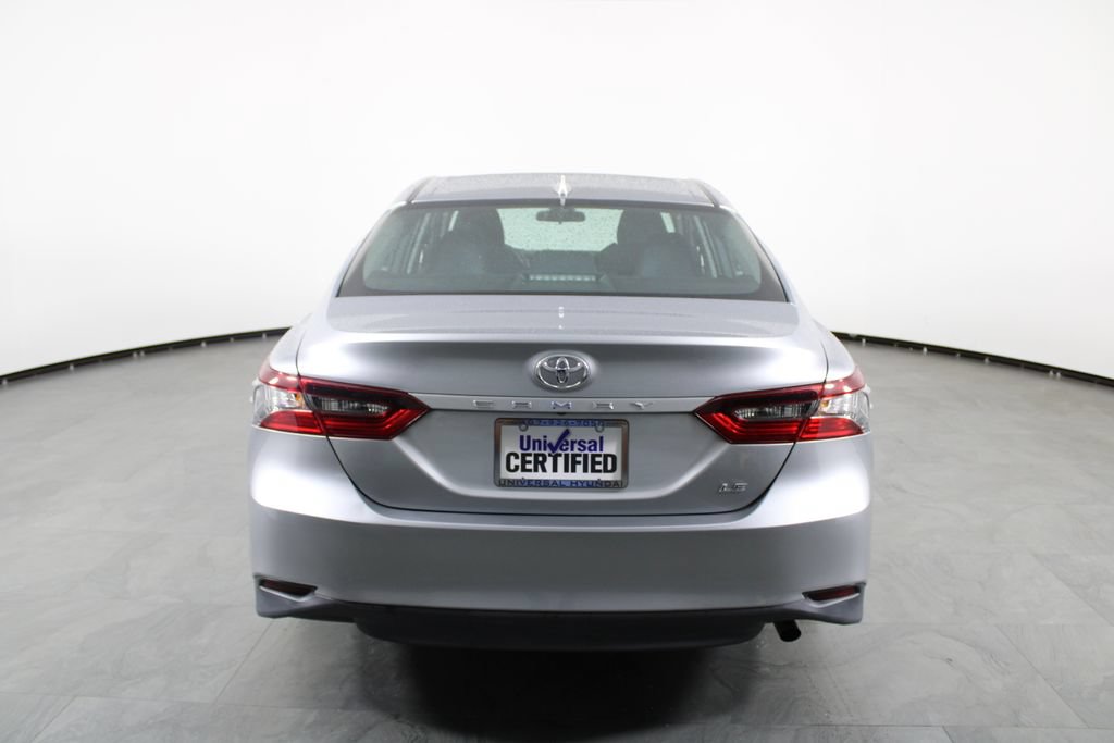 Used 2022 Toyota Camry LE FWD image 10