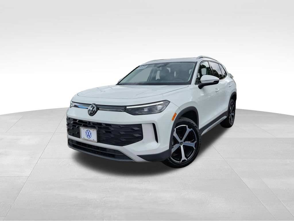 Certified 2026 Volkswagen Tiguan SE AWD/4WD image 3