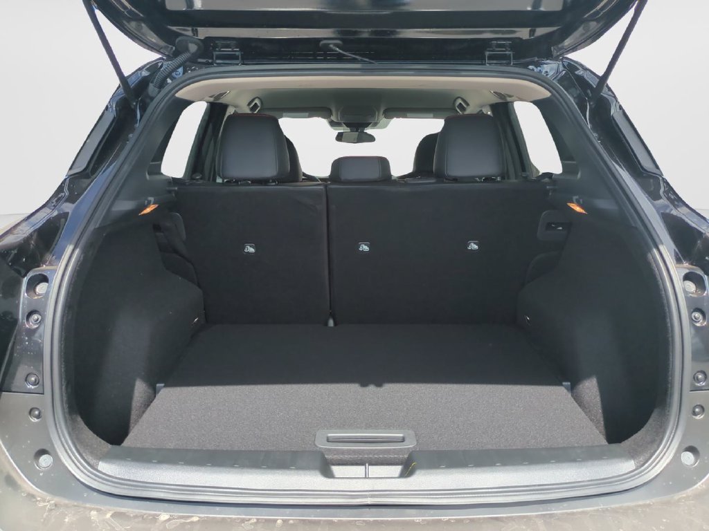 Certified 2026 Nissan Kicks SR FWD image 19
