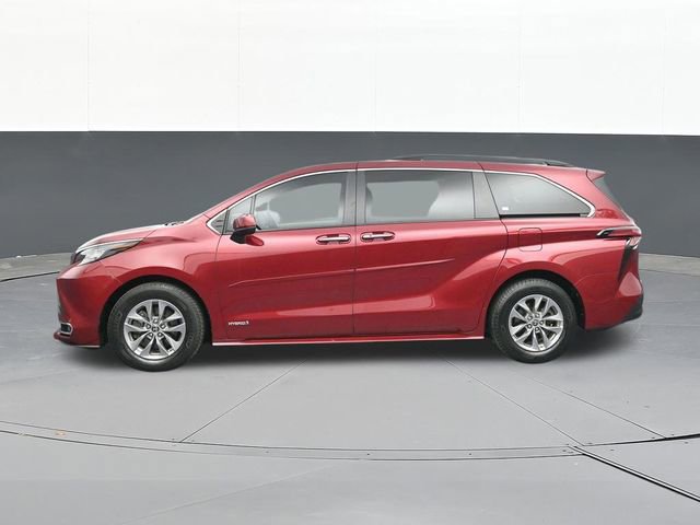 Used 2021 Toyota Sienna XLE image 8