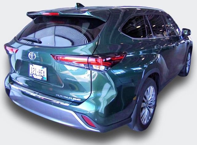 Used 2024 Toyota Highlander Platinum AWD/4WD image 16