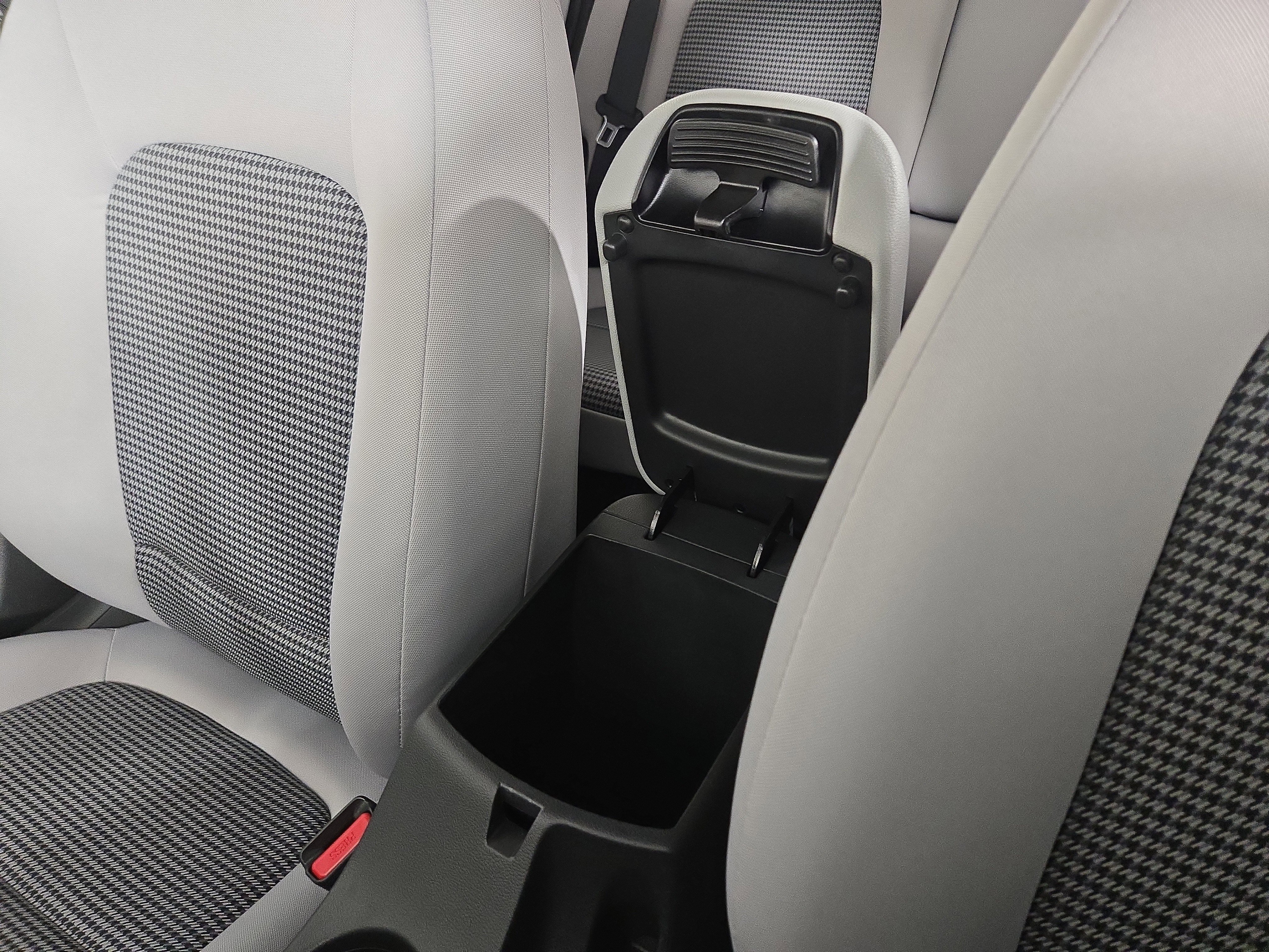 Used 2023 Hyundai Kona SE w/ Cargo Package image 25