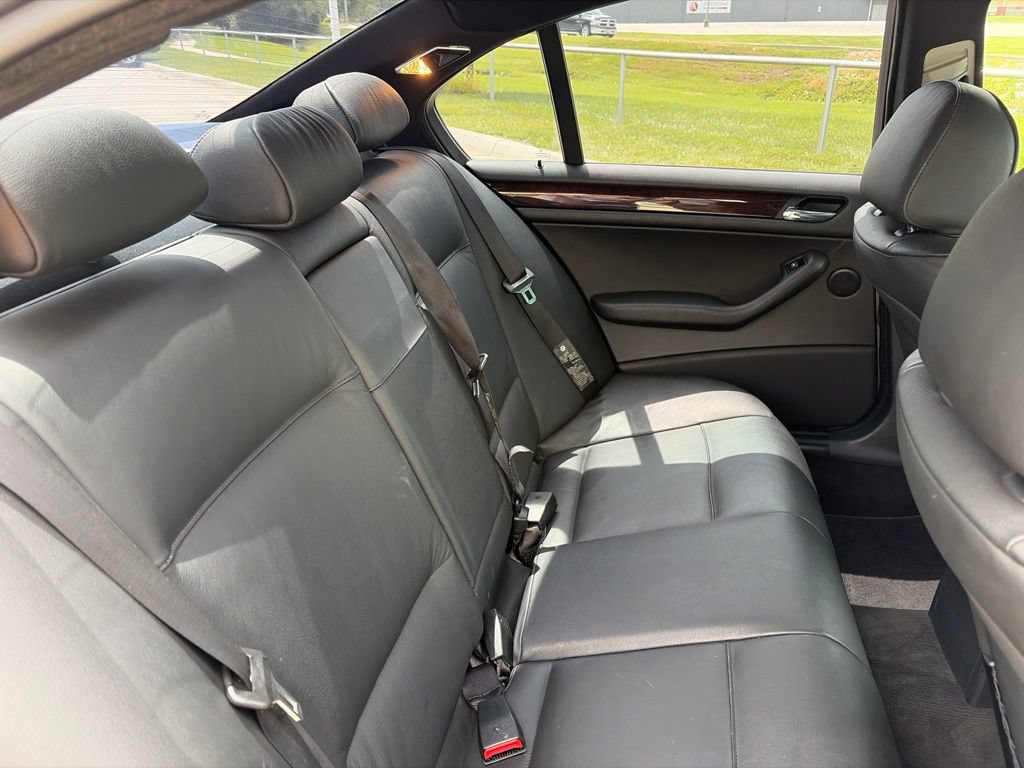 Used 2004 BMW 325i Sedan RWD image 31