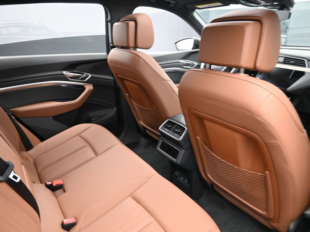 Used 2024 Audi Q8 e-tron Premium Plus image 40