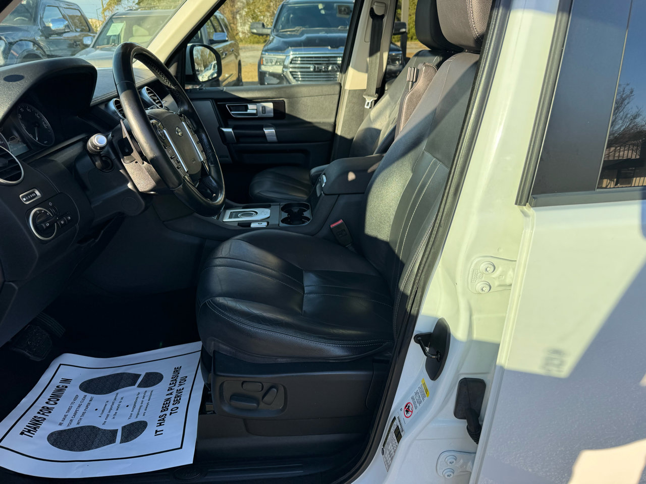 Used 2016 Land Rover LR4 HSE image 9