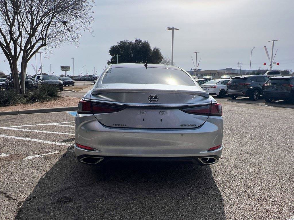 Used 2022 Lexus ES 350 Ultra Luxury image 4