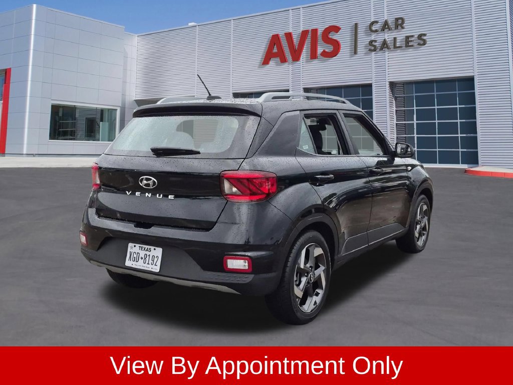 Used 2026 Hyundai Venue SEL FWD image 5