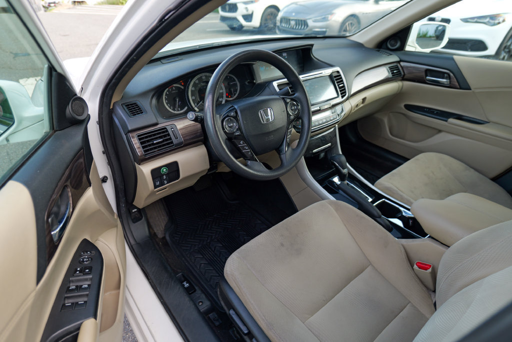 Used 2016 Honda Accord EX image 16