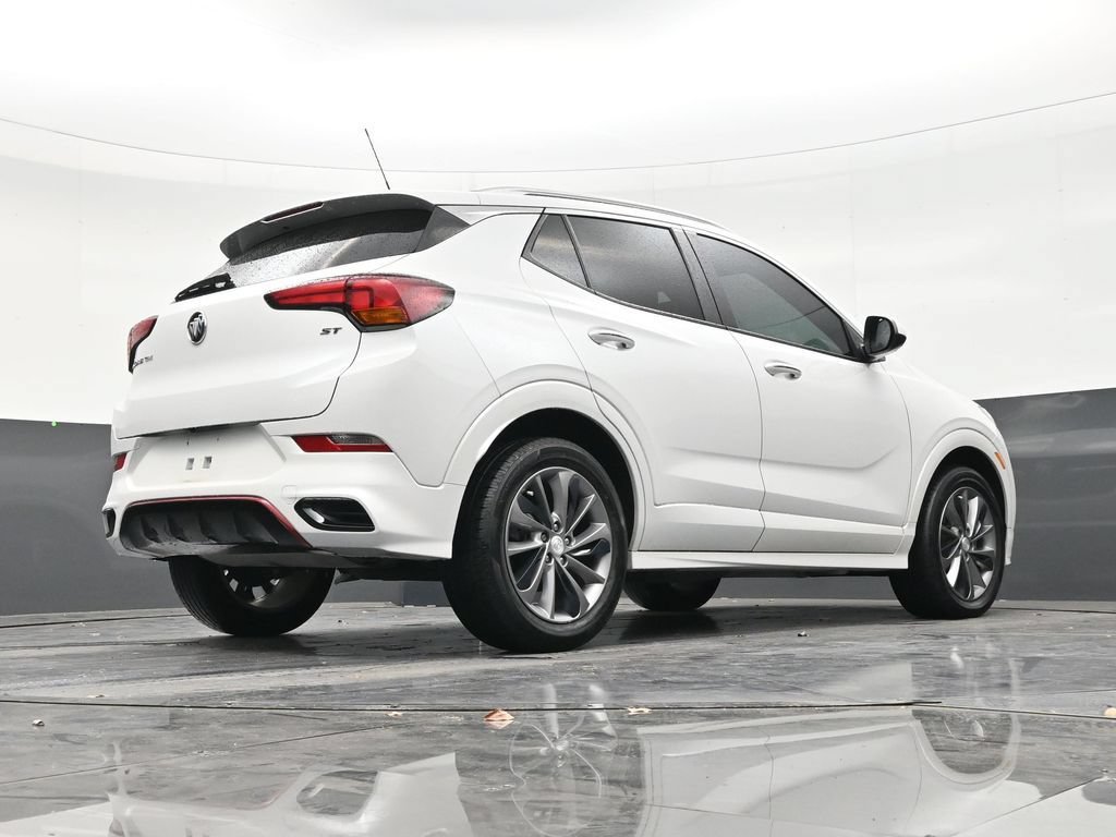 Used 2022 Buick Encore GX Select w/ Sport Touring Package FWD image 25