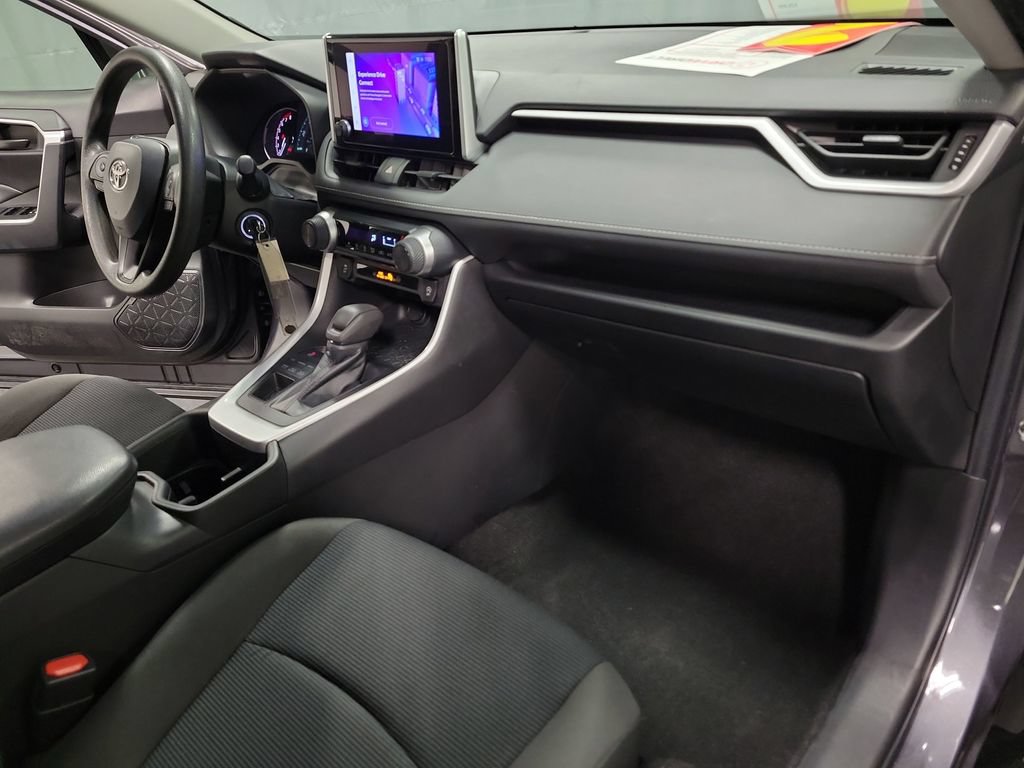 Used 2023 Toyota RAV4 LE AWD/4WD image 30