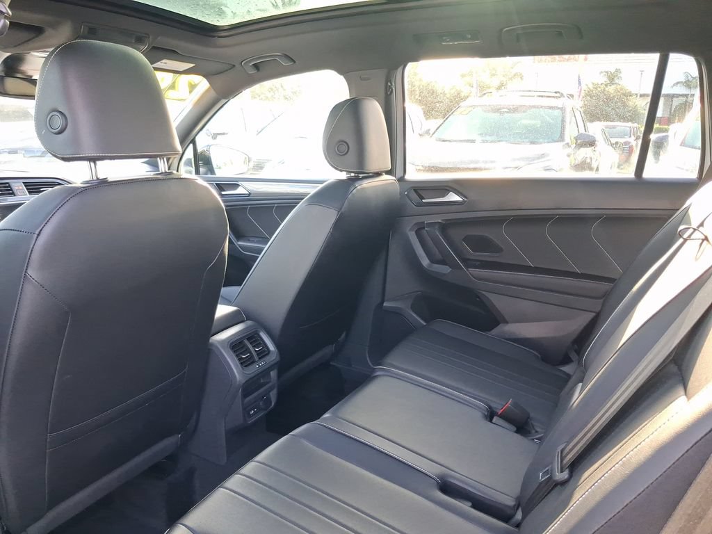 Used 2024 Volkswagen Tiguan SE R-Line FWD image 7