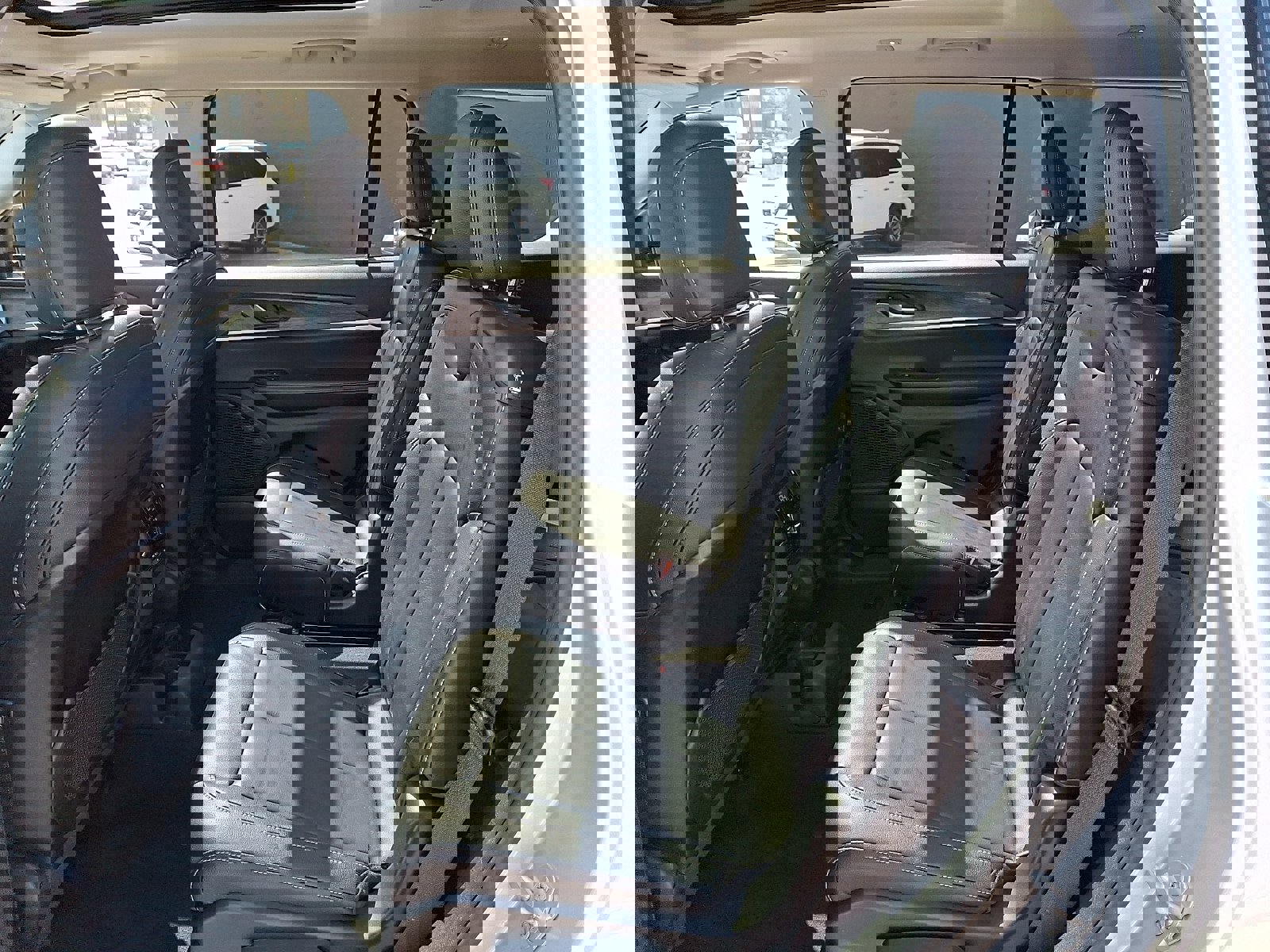 Used 2023 Jeep Grand Cherokee L Limited image 11