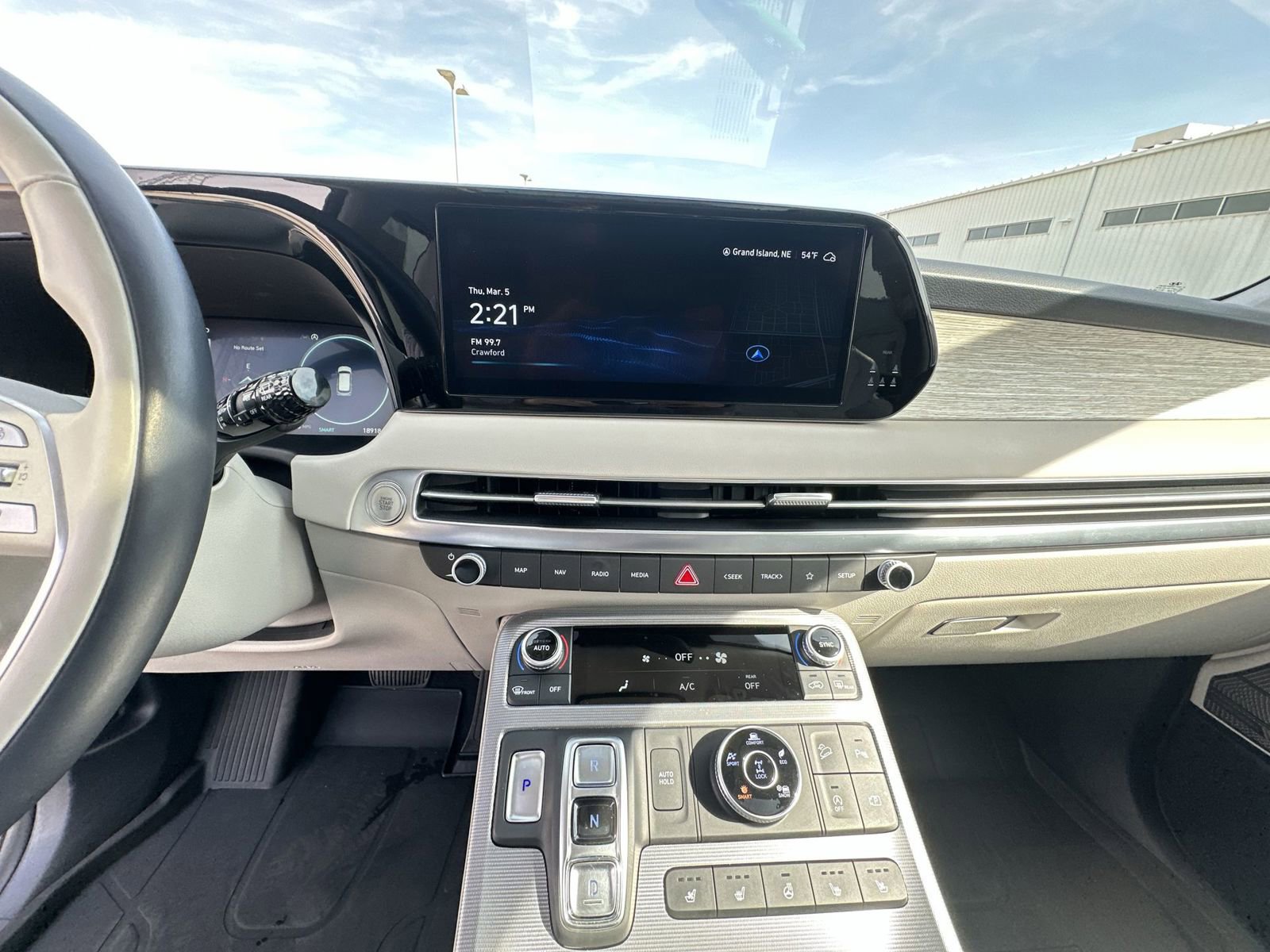Used 2024 Hyundai Palisade Calligraphy image 13