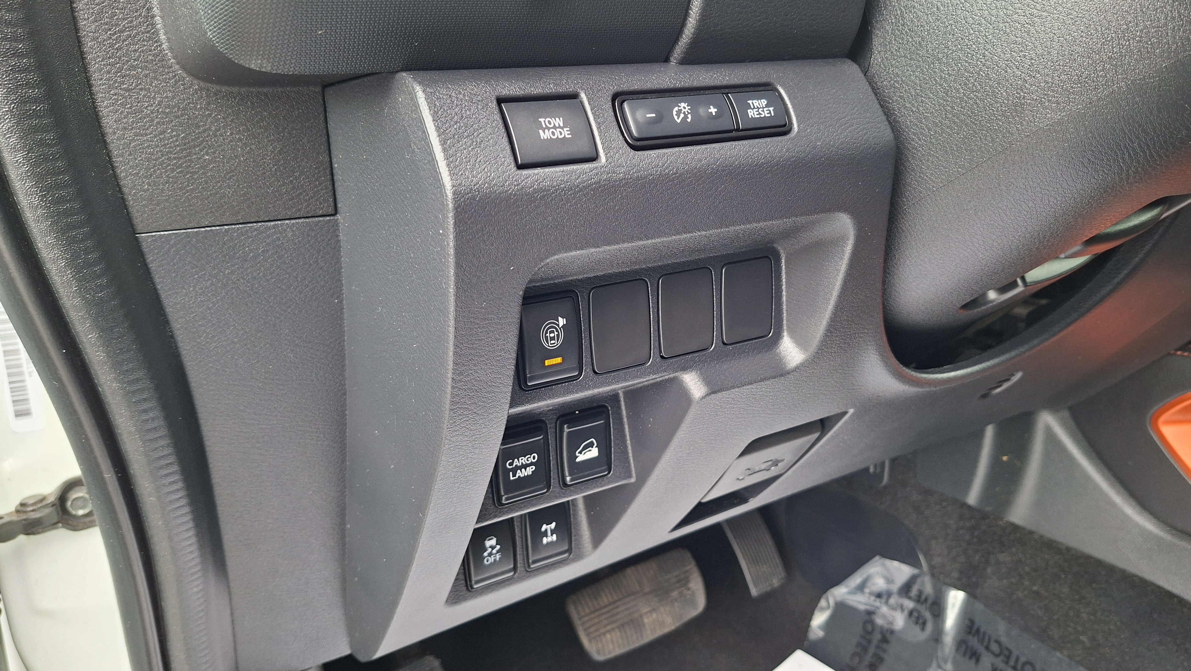 Used 2023 Nissan Frontier PRO-4X w/ Technology Package AWD/4WD image 10