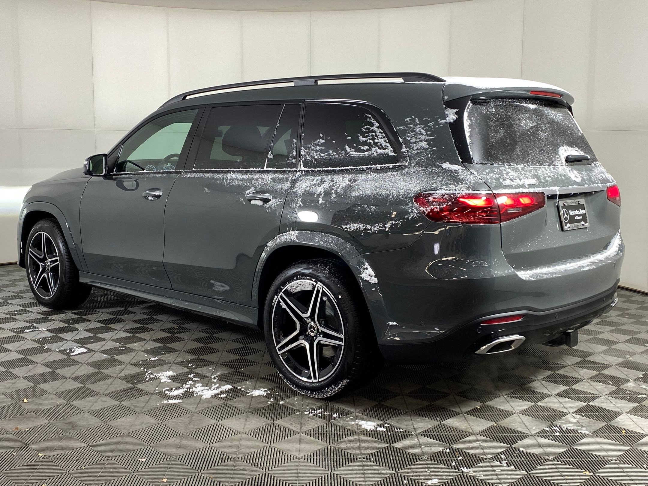 New 2026 Mercedes-Benz GLS 450 4MATIC image 3