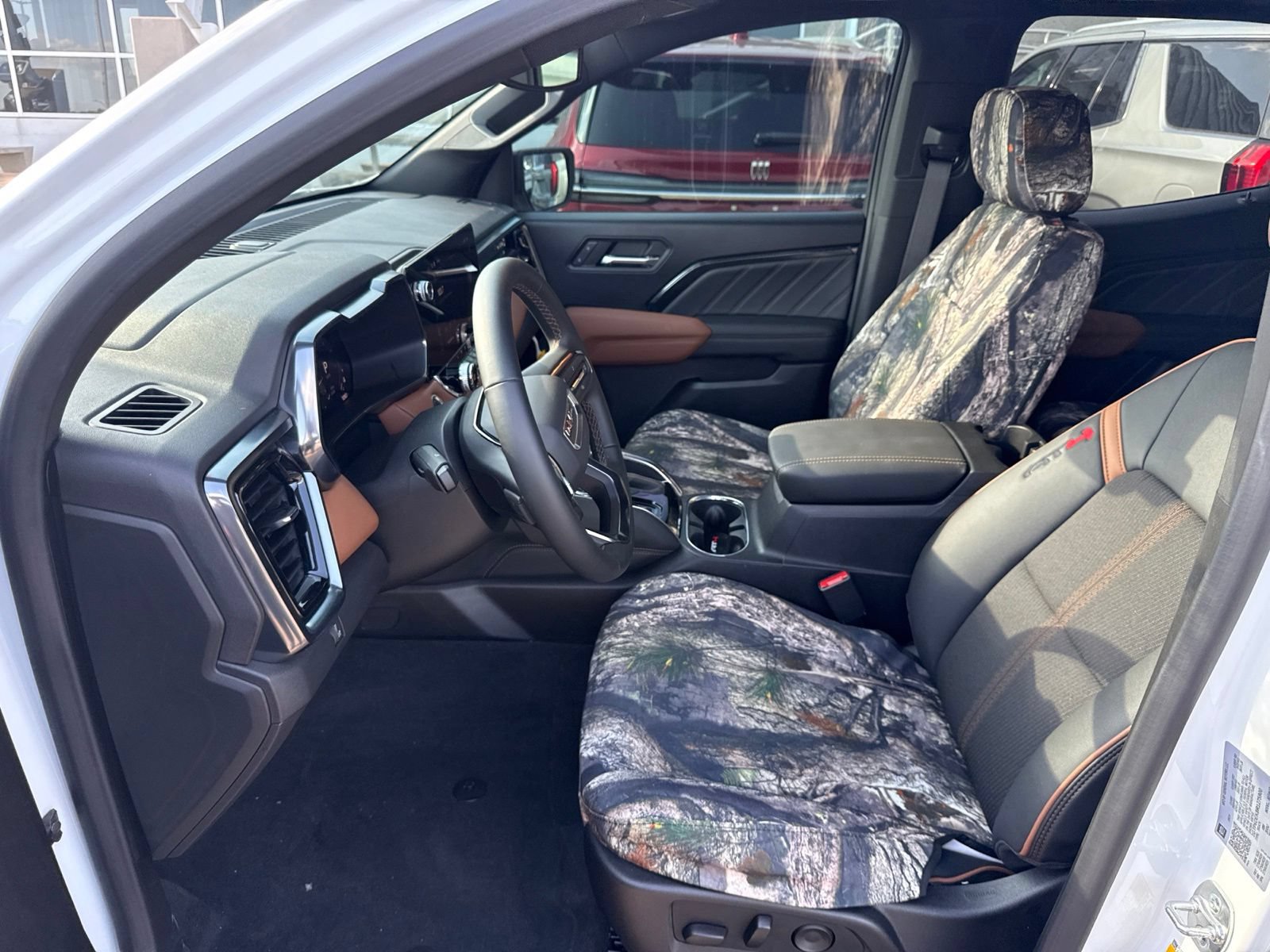 Used 2024 GMC Canyon AT4 AWD/4WD image 15