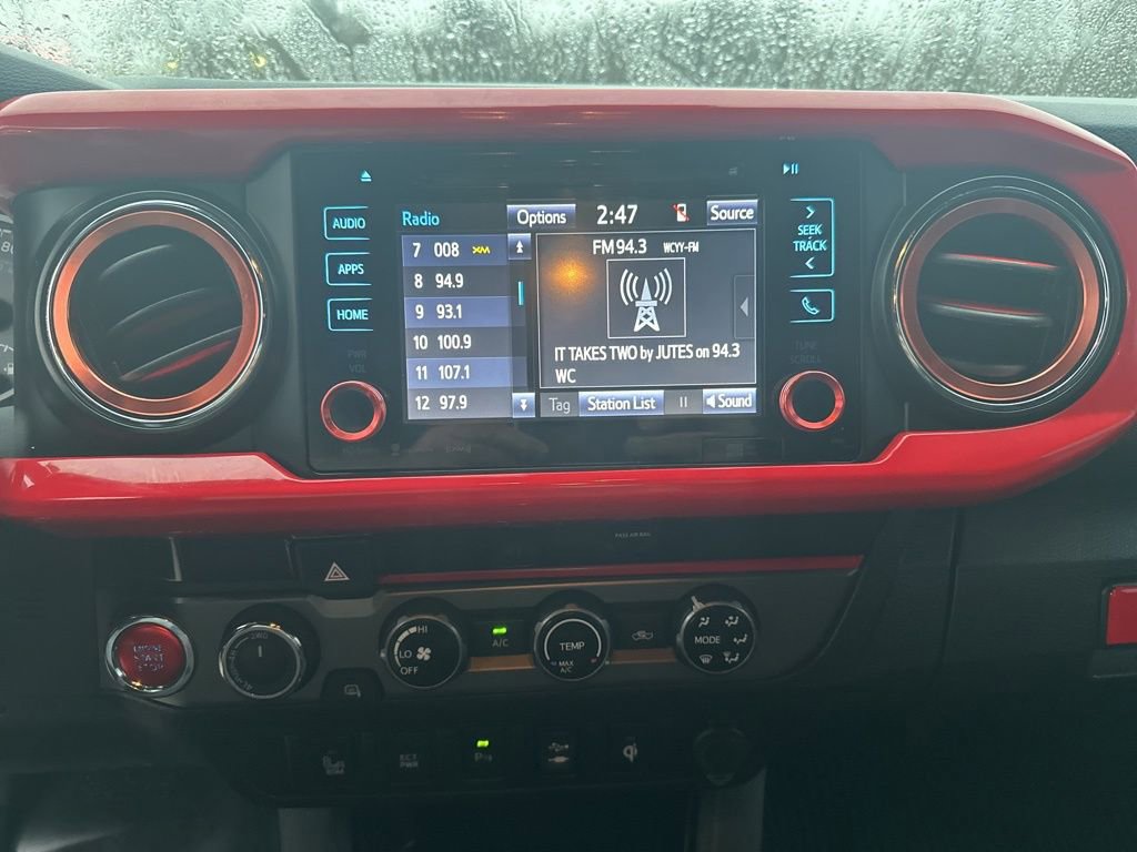 Used 2018 Toyota Tacoma TRD Sport w/ Technology Package image 20