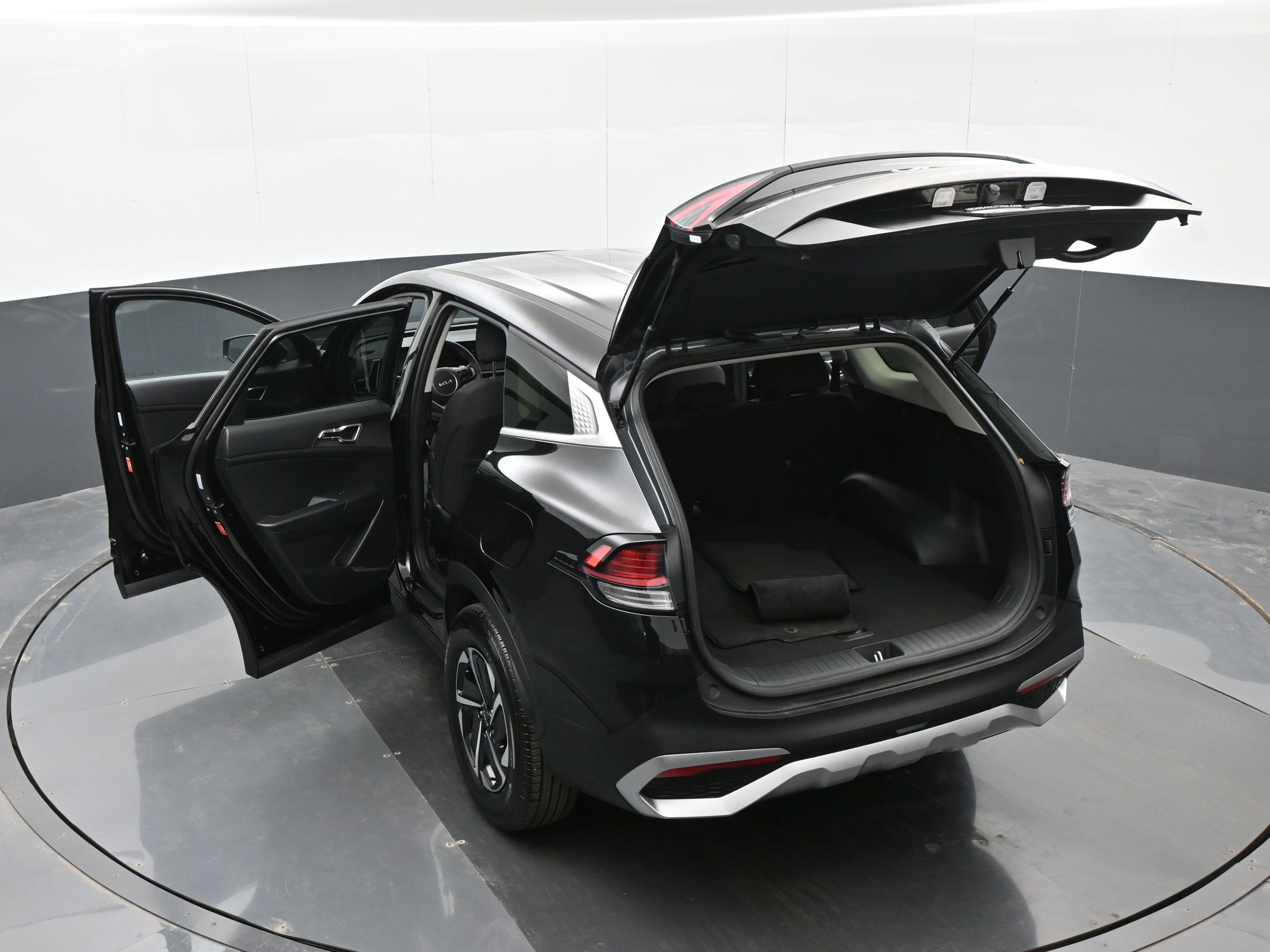 Used 2025 Kia Sportage LX image 38