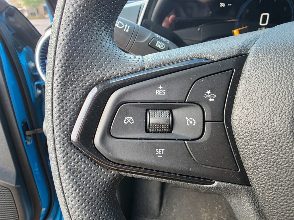 Certified 2025 Chevrolet Trax LT image 21