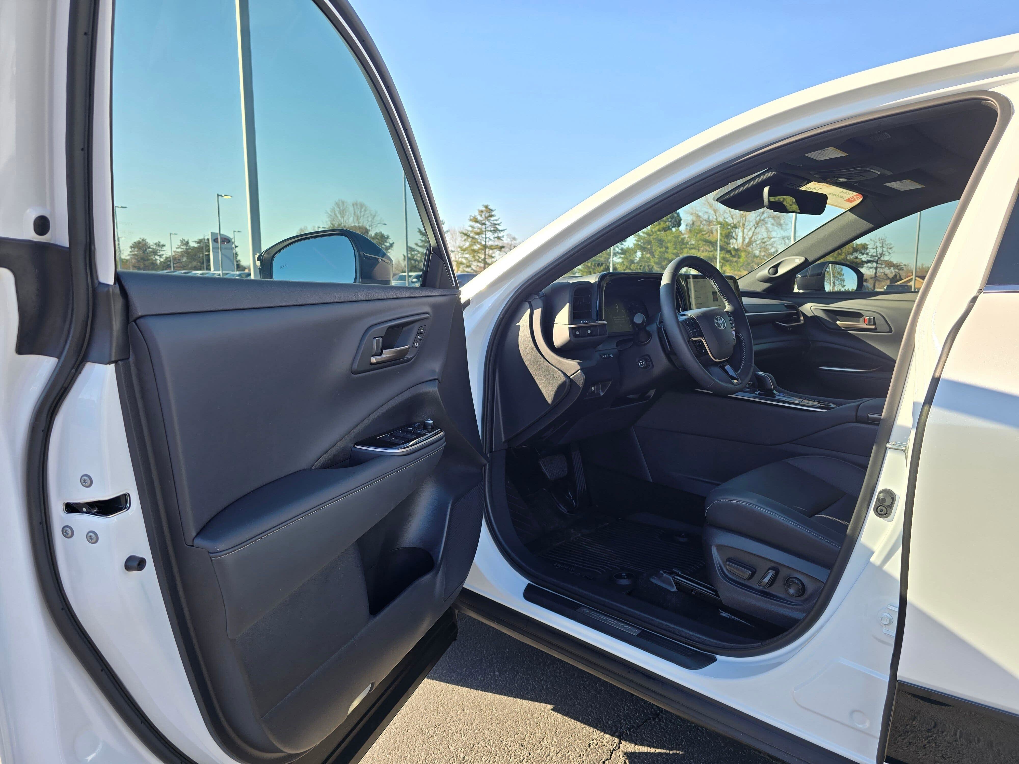 Used 2026 Toyota Crown Platinum image 18