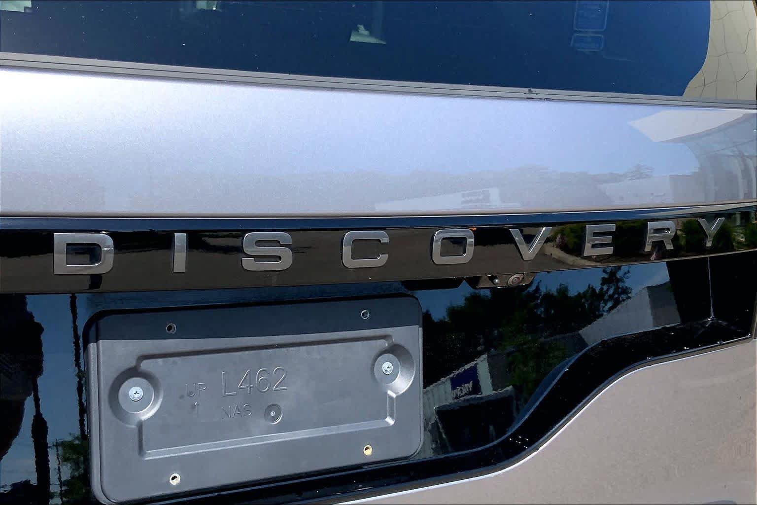 Used 2025 Land Rover Discovery Dynamic SE AWD/4WD image 29
