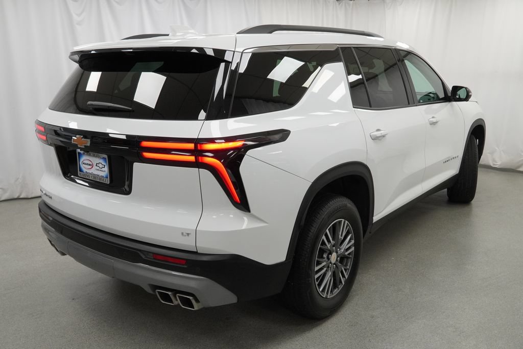 Certified 2024 Chevrolet Traverse LT w/ Trailering Package FWD image 3