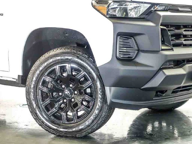 New 2026 Chevrolet Colorado W/T w/ WT Custom Package AWD/4WD image 4