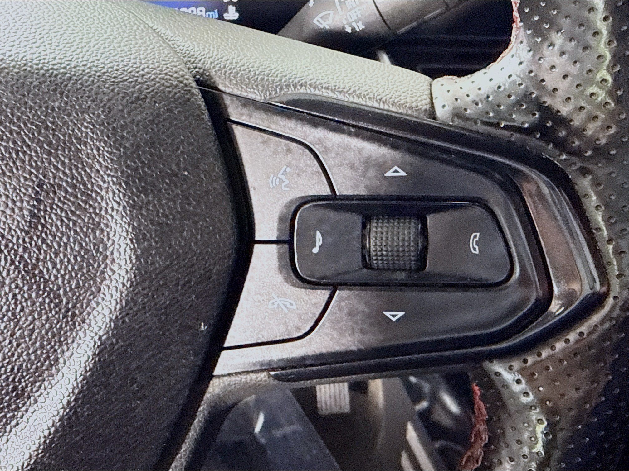 Used 2024 Chevrolet Trax RS w/ Driver Confidence Package FWD image 15