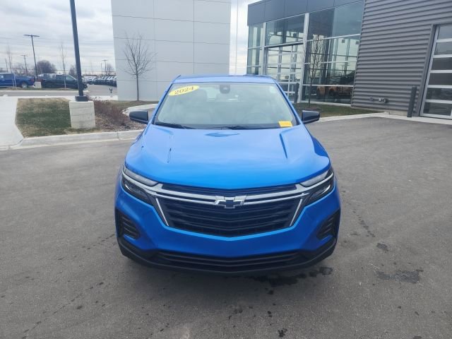 Used 2024 Chevrolet Equinox LS w/ Sport Edition image 2