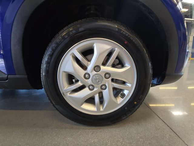 Used 2021 Hyundai Venue FWD image 28