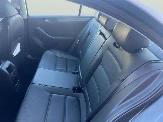 Used 2015 Volkswagen Jetta TDI SE FWD image 5
