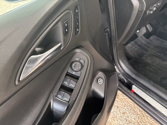 Used 2023 Buick Encore GX Essence w/ Experience Buick Package image 14