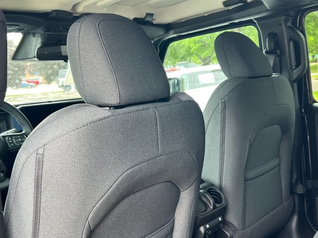 New 2026 Jeep Gladiator Sport AWD/4WD image 32