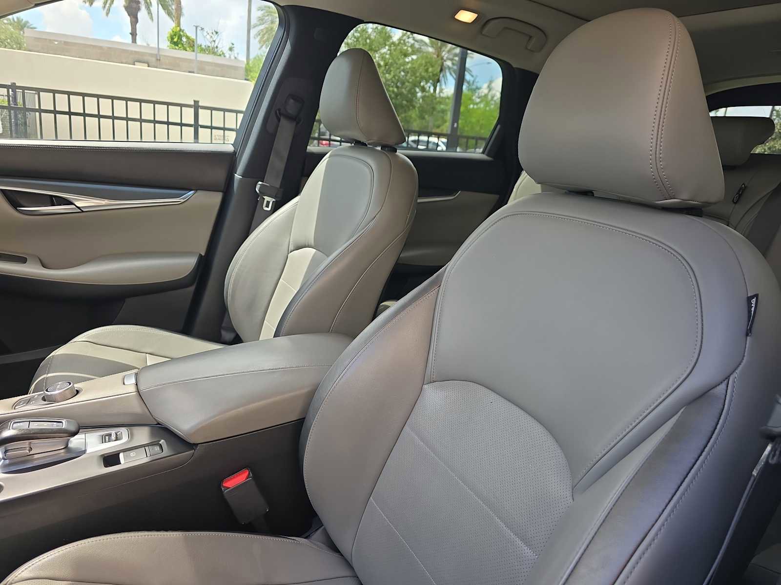 Used 2023 INFINITI QX50 Luxe FWD image 14