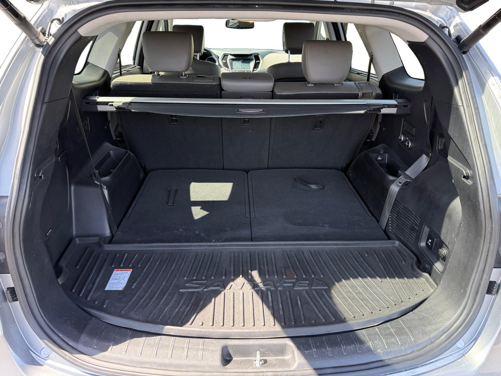 Used 2017 Hyundai Santa Fe FWD image 17