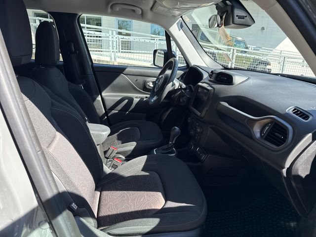 Used 2023 Jeep Renegade Latitude image 9