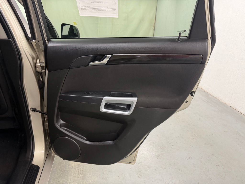 Used 2014 Chevrolet Captiva Sport LT FWD image 13