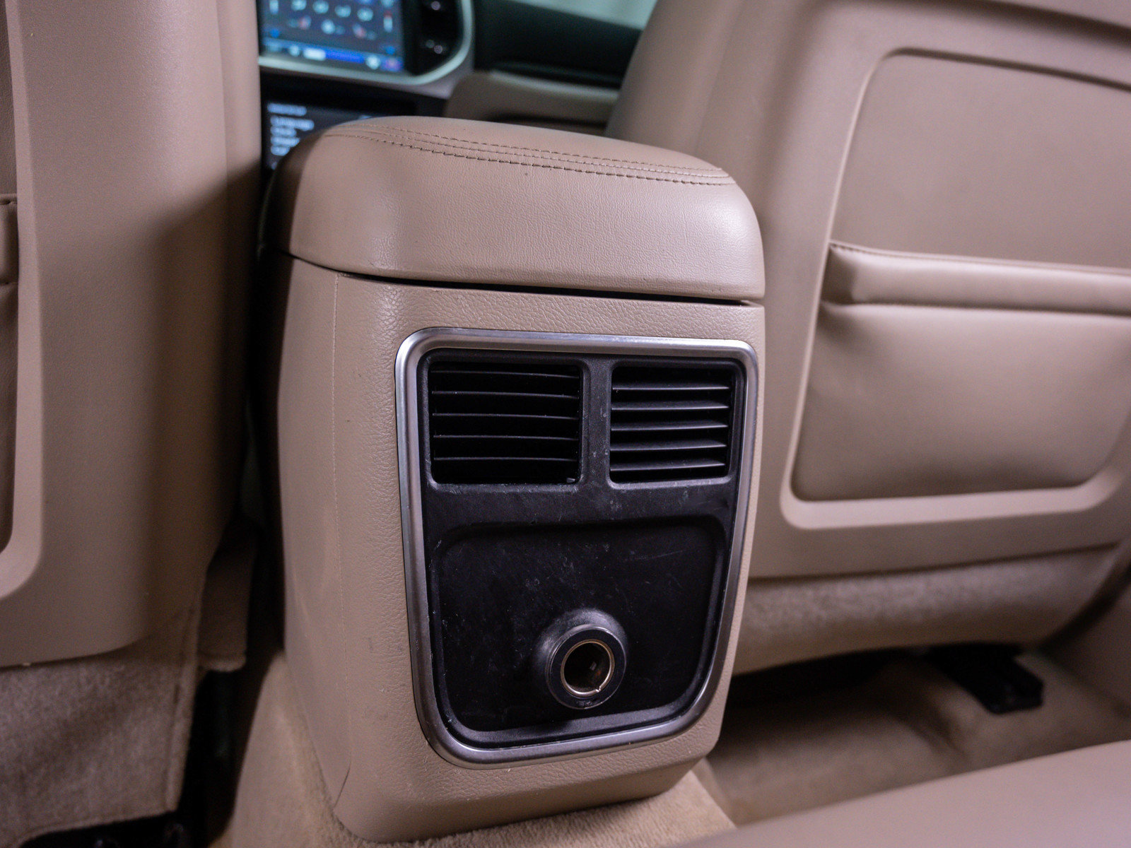 Used 2012 Chrysler 300 Limited RWD image 16