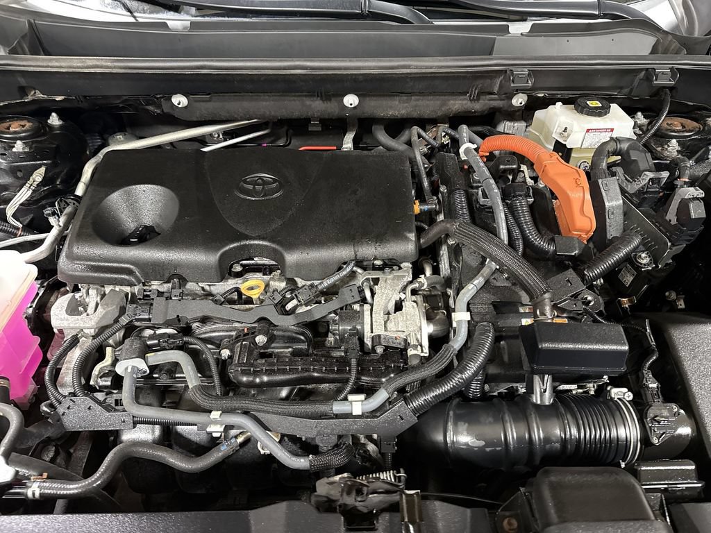 Used 2020 Toyota RAV4 LE AWD/4WD image 24