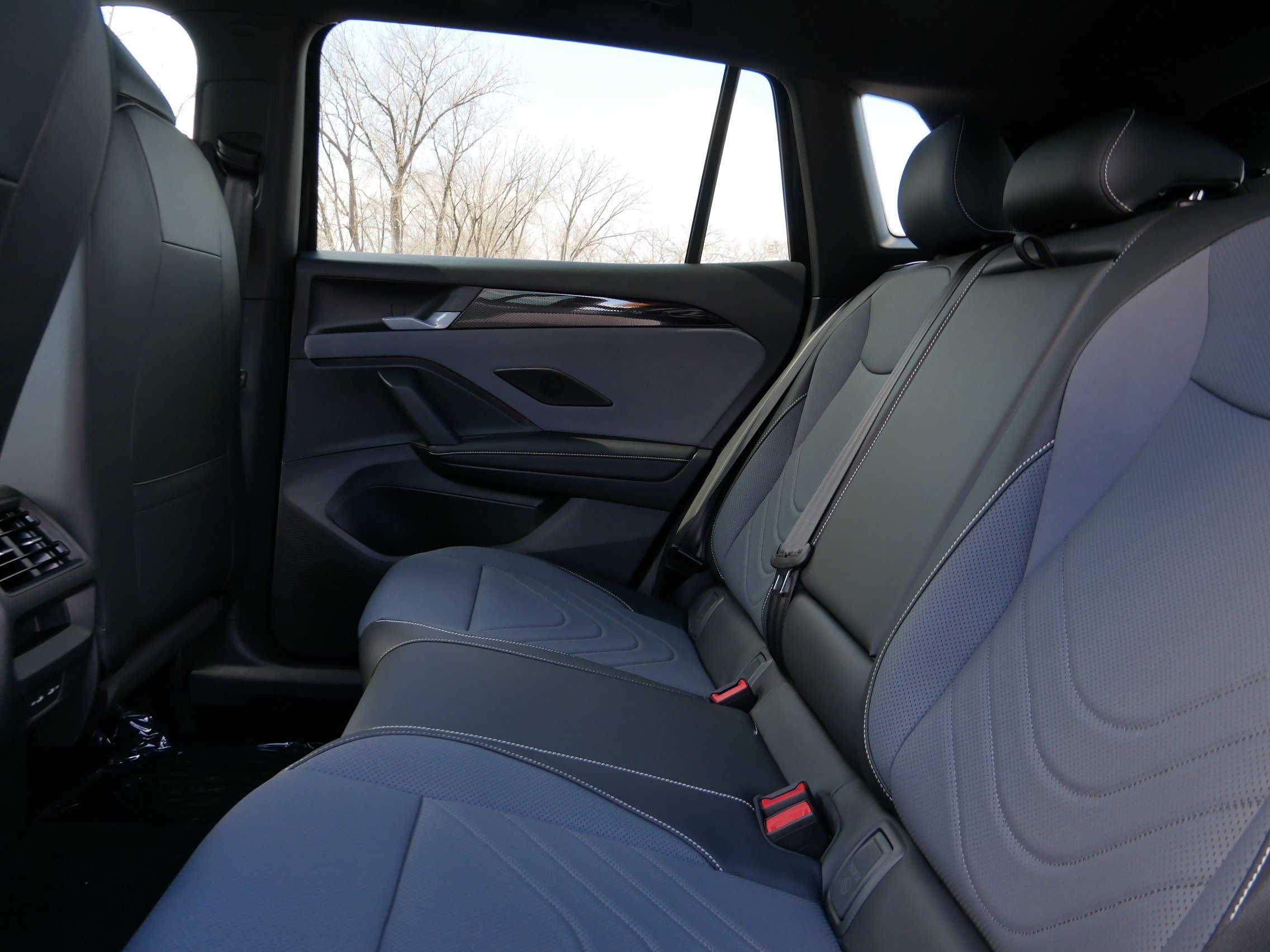 New 2026 Volkswagen Tiguan SE R-Line image 5