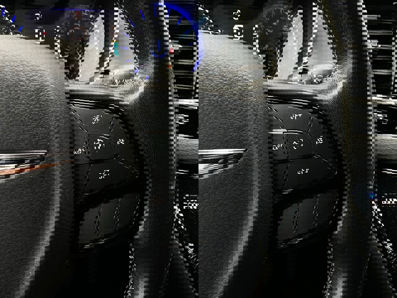 Used 2020 Chrysler Pacifica Touring-L Plus w/ S Appearance Package image 39