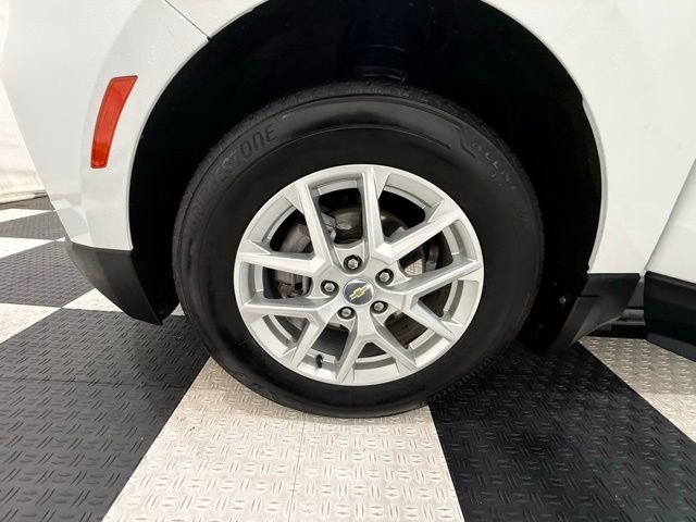 Used 2022 Chevrolet Equinox LS w/ LPO, Cargo Package image 9