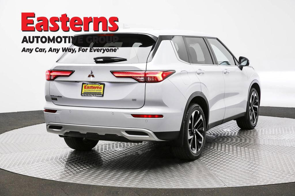 Used 2024 Mitsubishi Outlander SE image 5
