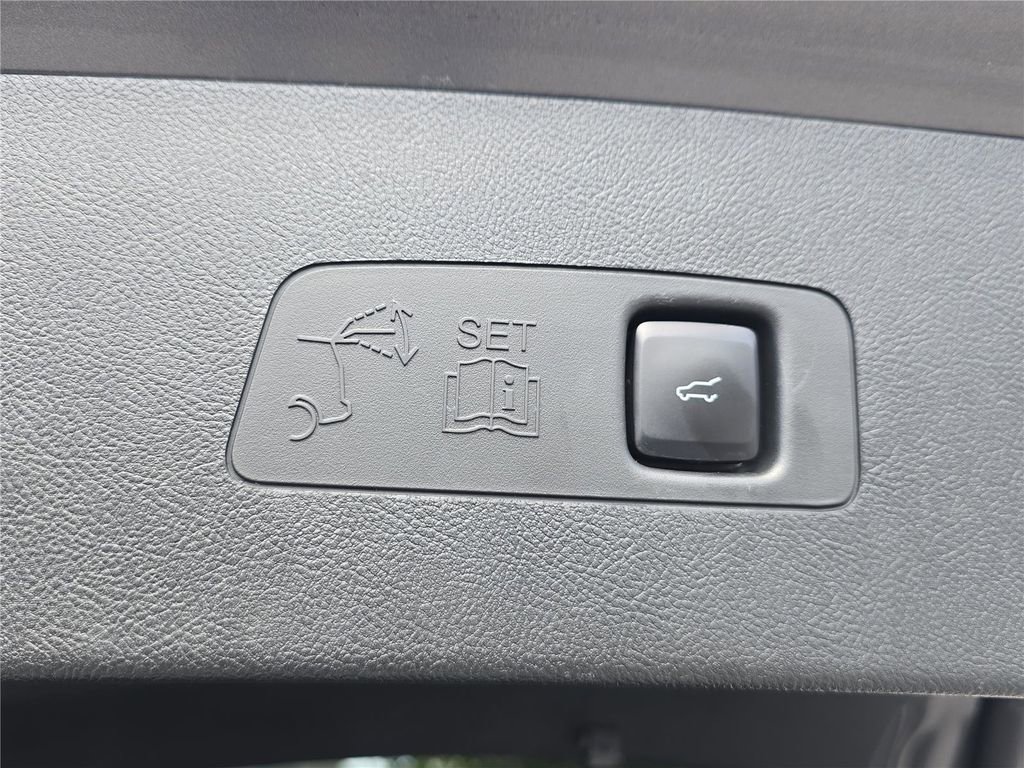 Used 2022 Lincoln Corsair FWD image 25