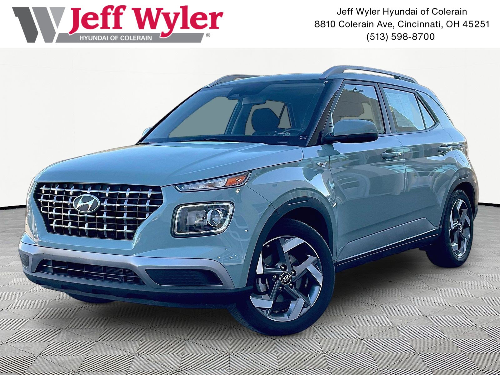 Used 2025 Hyundai Venue SEL FWD image 1