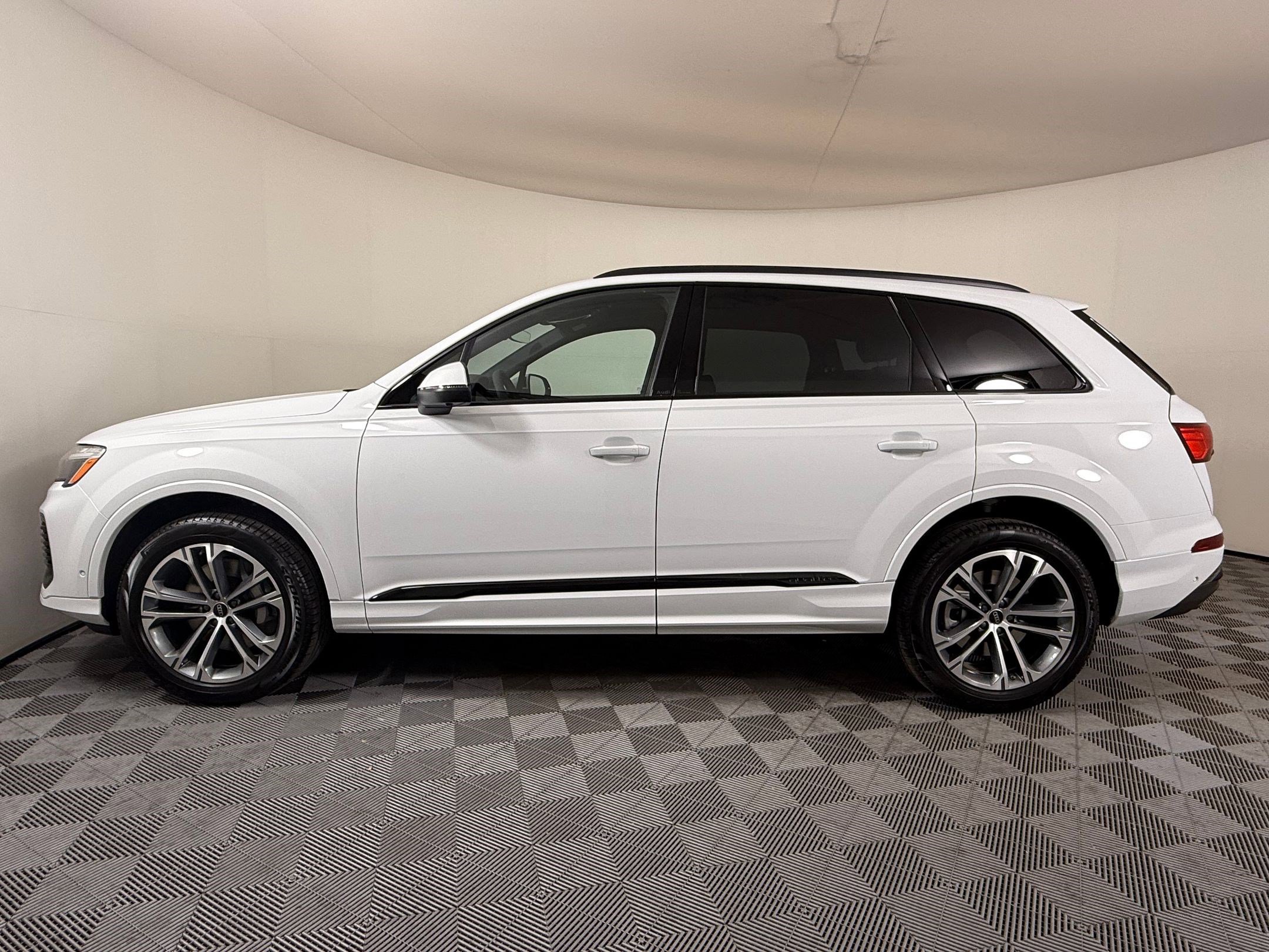 New 2026 Audi Q7 2.0T Premium image 2